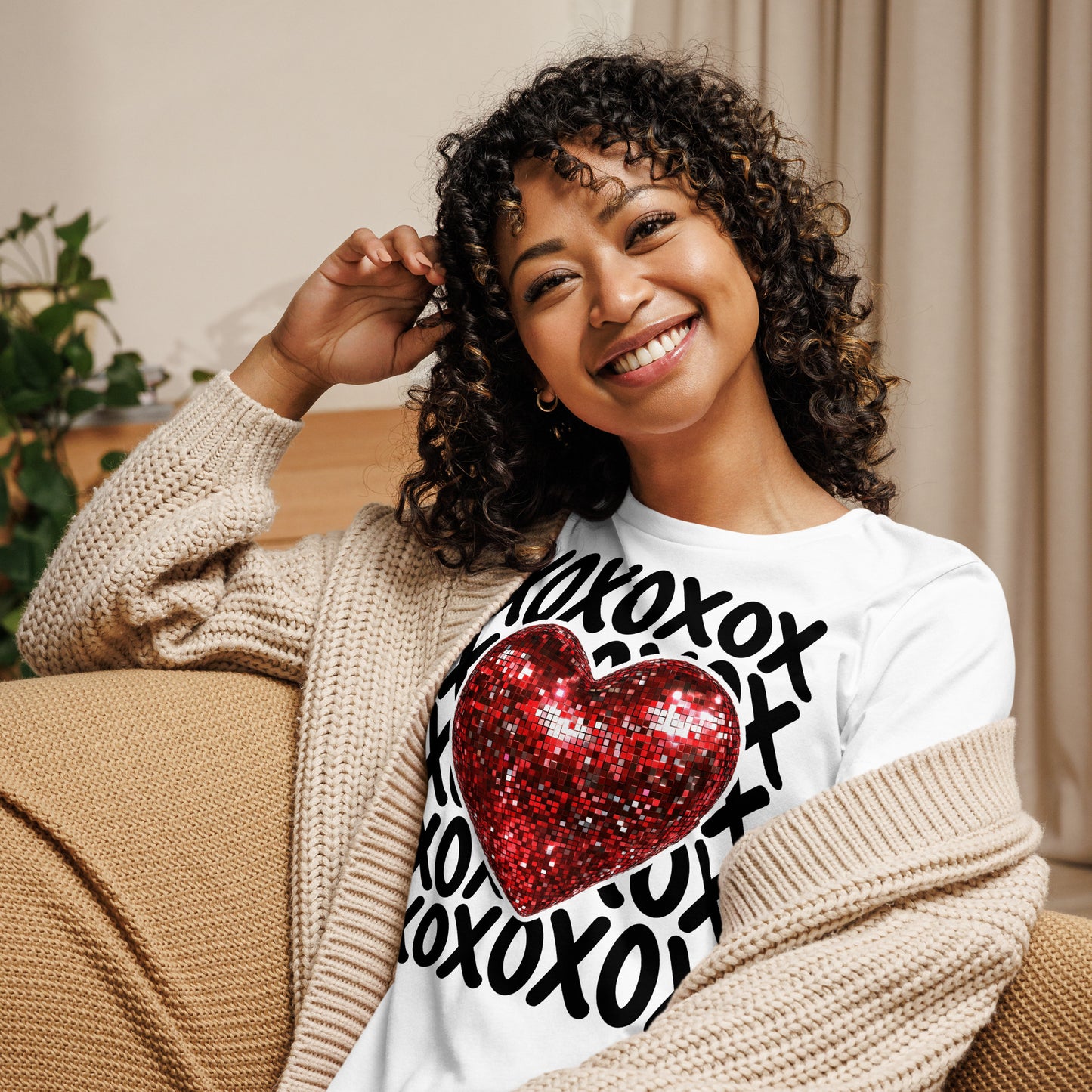 Women's Relaxed T-Shirt, XOXO Heart Graphic